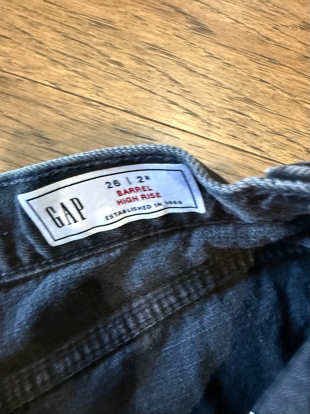 Gap High Rise Barrel Jeans - Picture 3 of 6